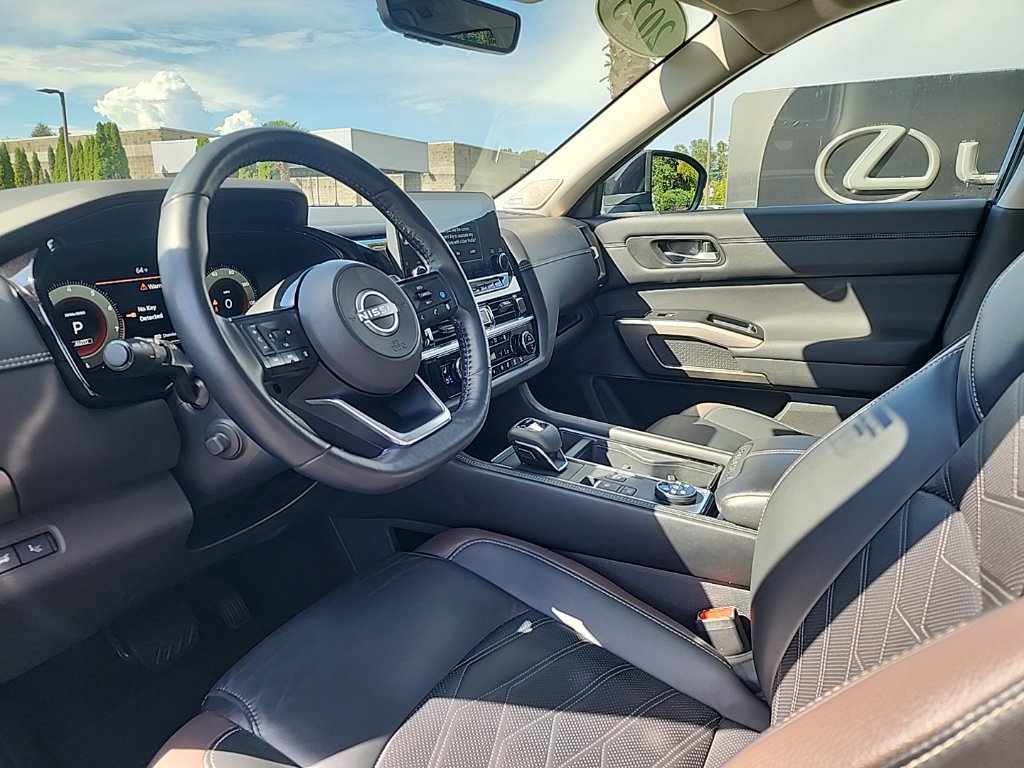 Used 2023 Nissan Pathfinder Platinum w/ Lighting Package (N92) AWD/4WD image 11