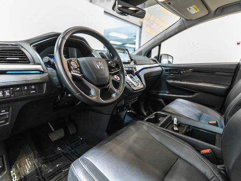 Used 2024 Honda Odyssey Touring image 4