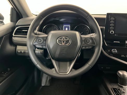 Used 2024 Toyota Camry SE FWD image 13