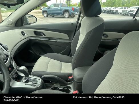 Used 2012 Chevrolet Cruze LS FWD image 9