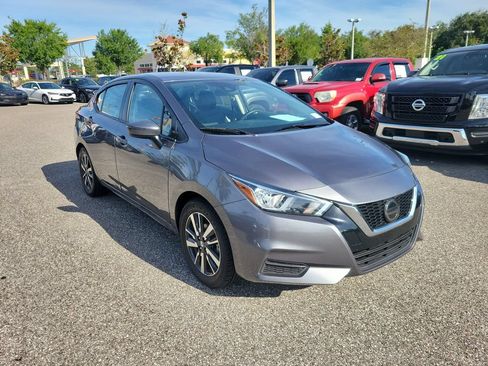 Used 2021 Nissan Versa SV FWD image 2