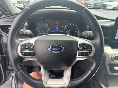 Used 2022 Ford Explorer XLT w/ Equipment Group 202A RWD image 20