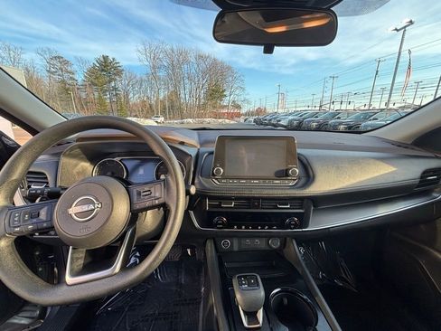 Used 2023 Nissan Rogue SV image 5