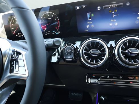 New 2026 Mercedes-Benz GLA 250 4MATIC image 27