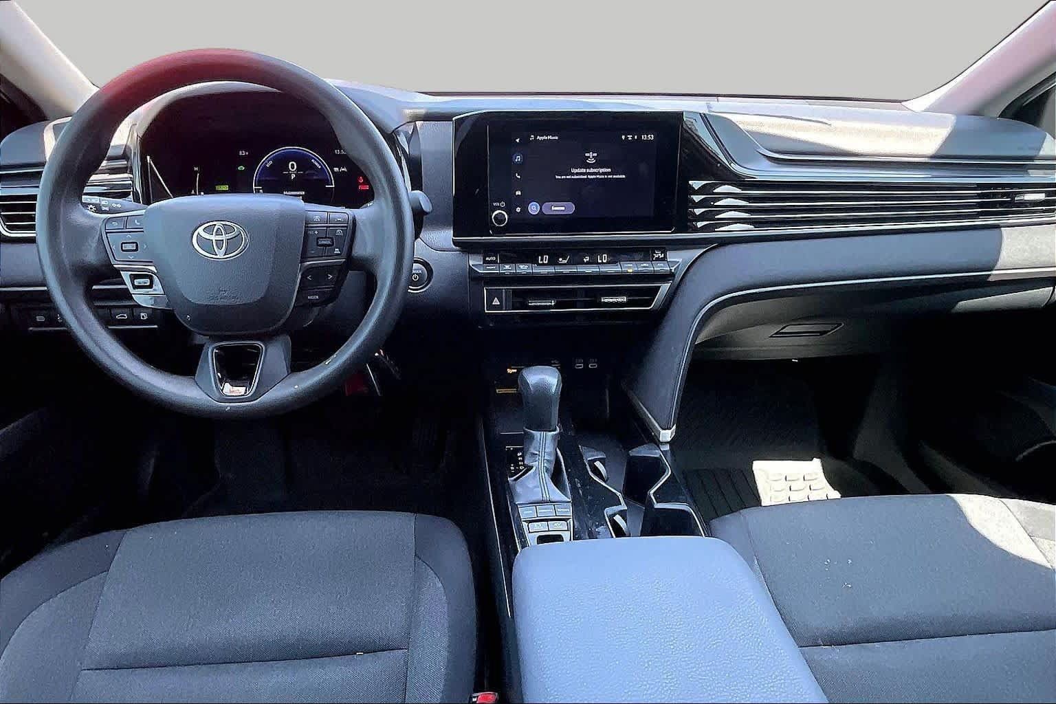 Used 2025 Toyota Camry LE FWD image 15