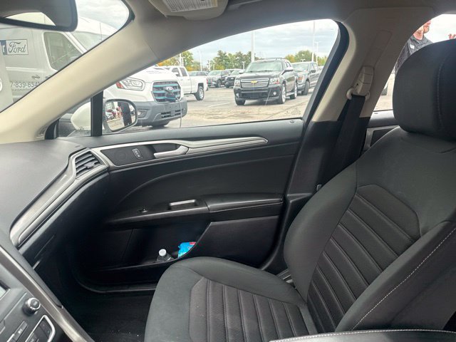 Used 2020 Ford Fusion SE FWD image 13