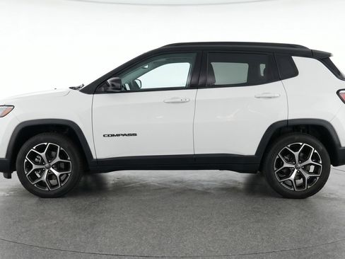 Used 2025 Jeep Compass Limited AWD/4WD image 5