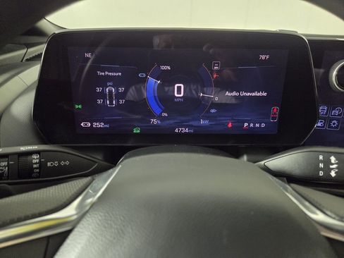 Used 2025 Chevrolet Equinox EV LT FWD image 15