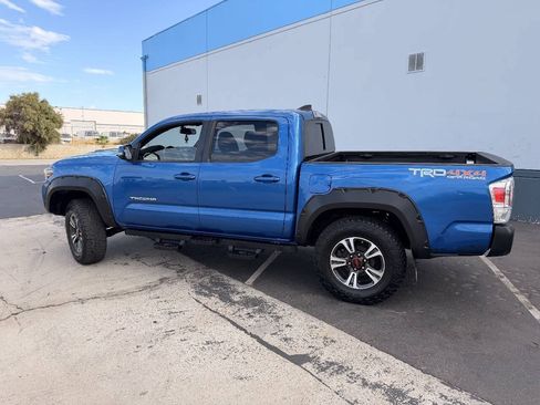 Used 2017 Toyota Tacoma TRD Off-Road AWD/4WD image 20