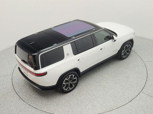 Used 2025 Rivian R1S Adventure AWD/4WD image 26