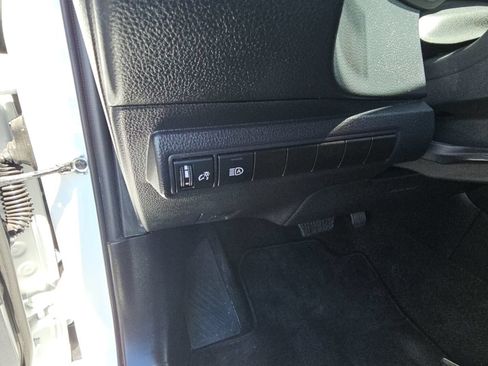 Certified 2025 Toyota Corolla LE FWD image 21