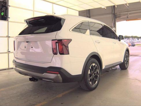 Used 2025 Kia Sorento S w/ Panoramic Sunroof Package image 11