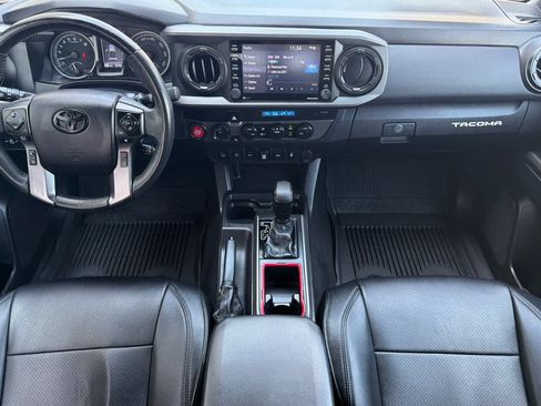 Used 2021 Toyota Tacoma TRD Sport w/ Technology Package AWD/4WD image 3