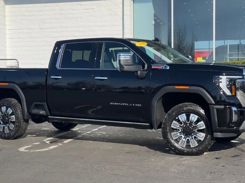 New 2026 GMC Sierra 2500 Denali w/ Denali Reserve Package image 2
