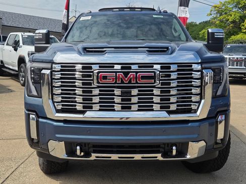 New 2026 GMC Sierra 2500 Denali w/ Denali Reserve Package AWD/4WD image 14