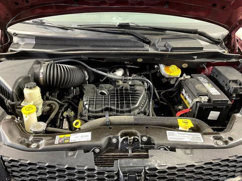 Used 2018 Dodge Grand Caravan SE FWD image 30