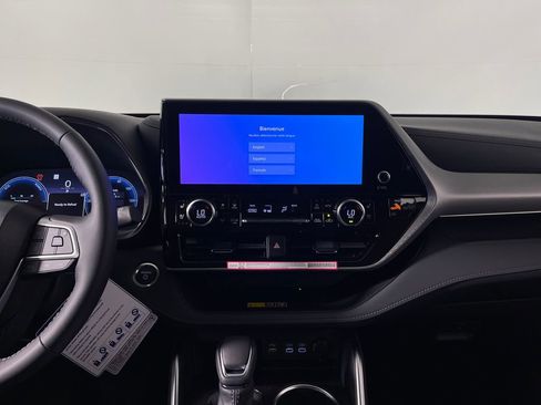 New 2026 Toyota Highlander Platinum AWD/4WD image 15
