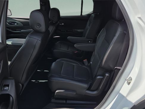 Used 2023 Chevrolet Traverse LT FWD image 10