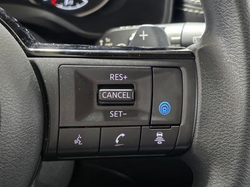 Used 2023 Nissan Rogue SV AWD/4WD image 30