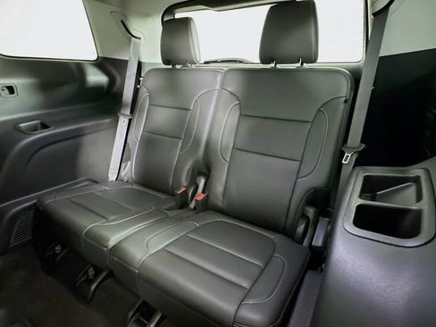 Used 2023 GMC Acadia SLT image 29