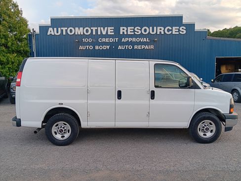 Used 2021 GMC Savana 2500 w/ Driver Convenience Package RWD image 6