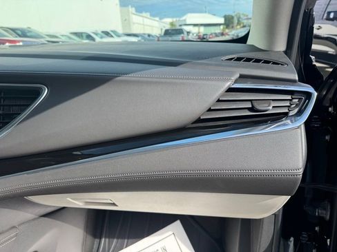 Used 2023 Buick Enclave Avenir w/ Avenir Technology Package image 25