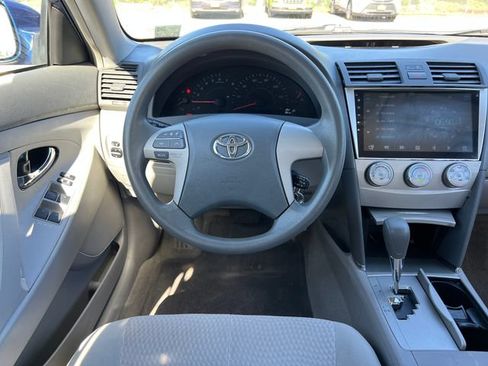Used 2011 Toyota Camry LE FWD image 12