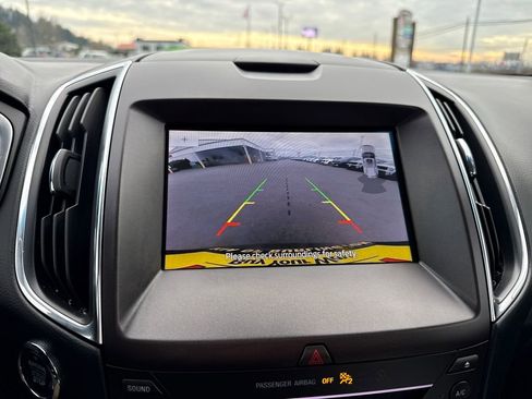 Used 2019 Ford Edge Titanium w/ Cold Weather Package image 28