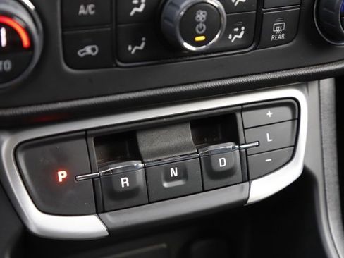 Used 2022 GMC Terrain SLE w/ Driver Convenience Package image 25