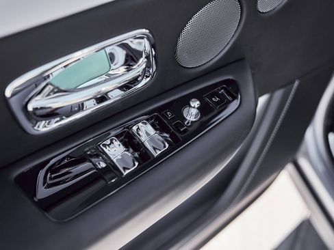 Used 2023 Rolls-Royce Cullinan image 35