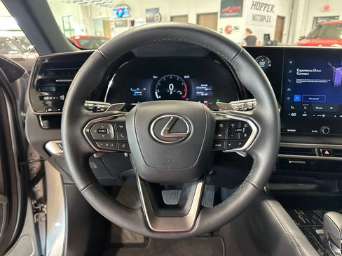 Used 2025 Lexus RX 350 FWD w/ Technology Package image 17