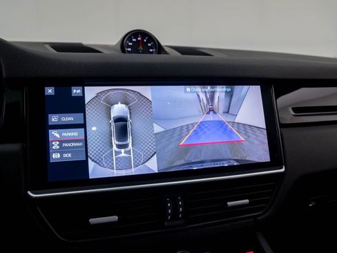 Used 2021 Porsche Cayenne Coupe image 24
