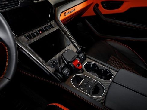 Used 2024 Lamborghini Urus S image 21