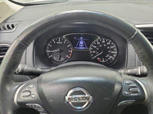 Used 2019 Nissan Pathfinder Platinum FWD image 22