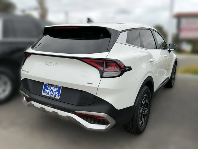 Used 2023 Kia Sportage LX AWD/4WD image 3