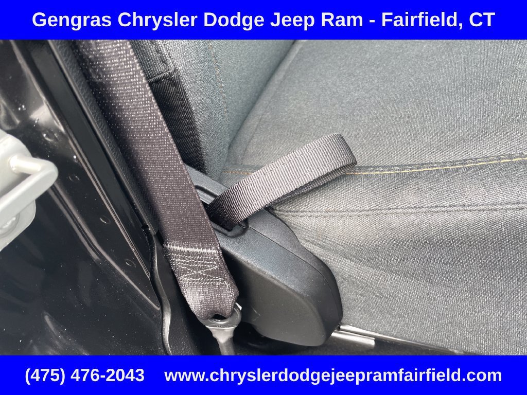 Used 2024 Jeep Wrangler Unlimited w/ Convenience Group AWD/4WD image 25