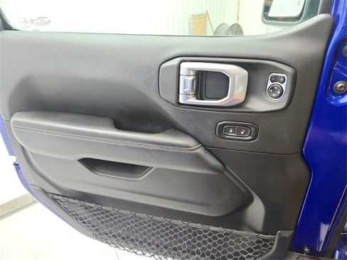 Used 2020 Jeep Wrangler Unlimited Sahara w/ Uconnect 4C Nav & Sound Group image 31