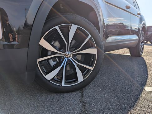 Used 2024 Volkswagen Atlas SEL image 36