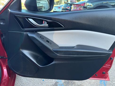 Used 2015 MAZDA MAZDA3 i Touring image 32