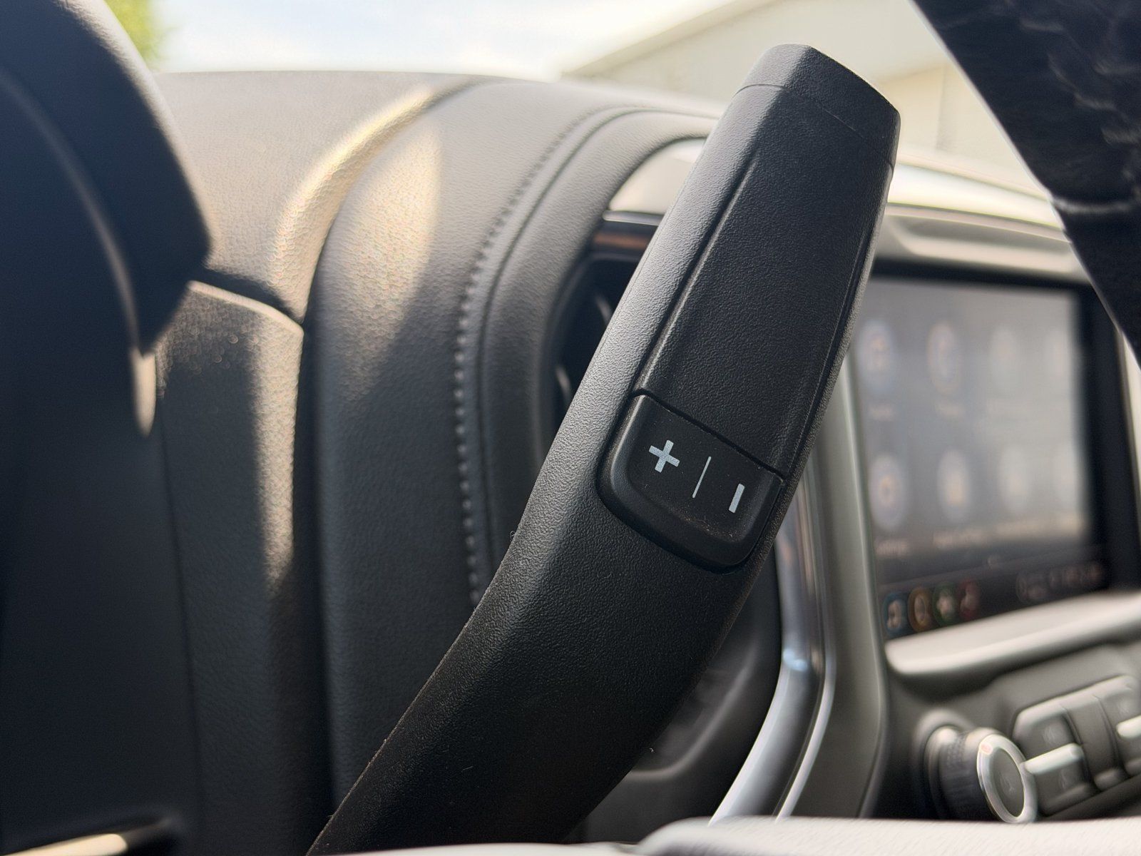 Used 2022 Chevrolet Silverado 1500 LT AWD/4WD image 26