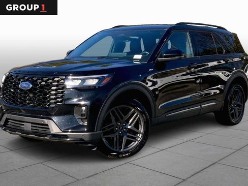 Used 2025 Ford Explorer ST-Line w/ ST-Line Street Pack image 1