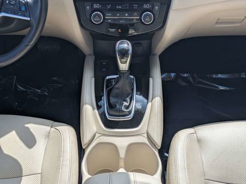 Used 2019 Nissan Rogue SL w/ Premium Package image 19