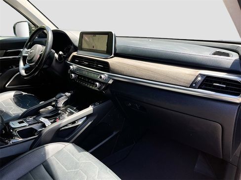 Used 2022 Kia Telluride SX w/ SX Prestige Package image 33