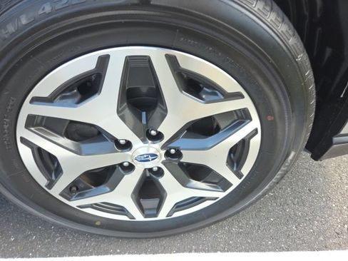 Used 2024 Subaru Forester Premium AWD/4WD image 4