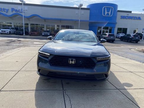 Used 2024 Honda Accord EX image 3