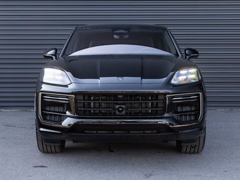 New 2026 Porsche Cayenne Turbo AWD/4WD image 7