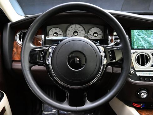 Used 2012 Rolls-Royce Ghost RWD image 7