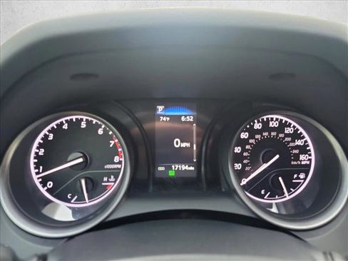 Used 2024 Toyota Camry SE image 19
