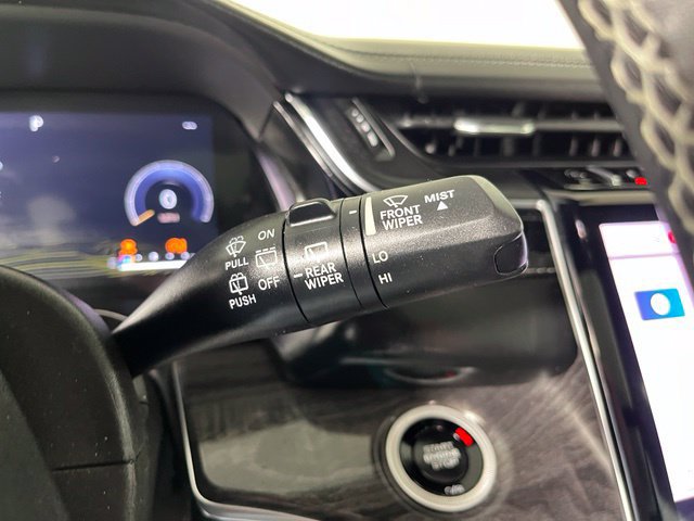 Used 2022 Jeep Grand Cherokee Overland AWD/4WD image 24