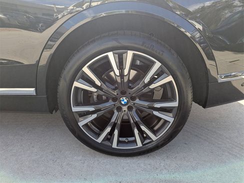 Certified 2025 BMW X7 xDrive40i w/ Executive Package image 13